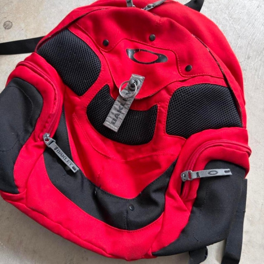 Vintage Oakley Icon Backpack Red Black Mesh Y2K Skater Bag 18in